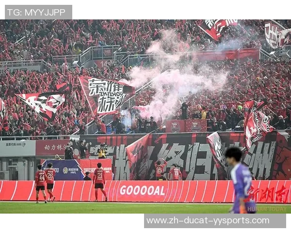 湘超处处是暖局面 雨夜之中更见真情